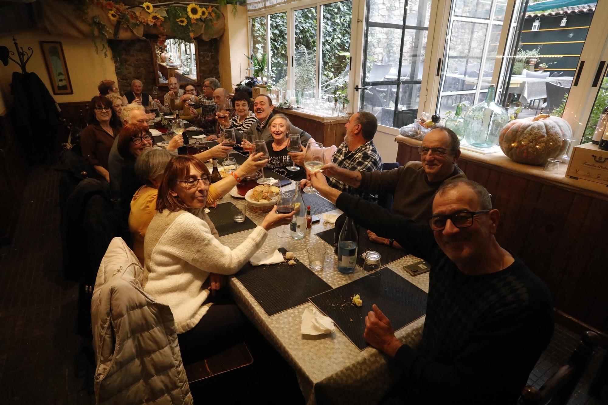 Comidas y cenas de amigos para celebrar la Navidad en Asturias