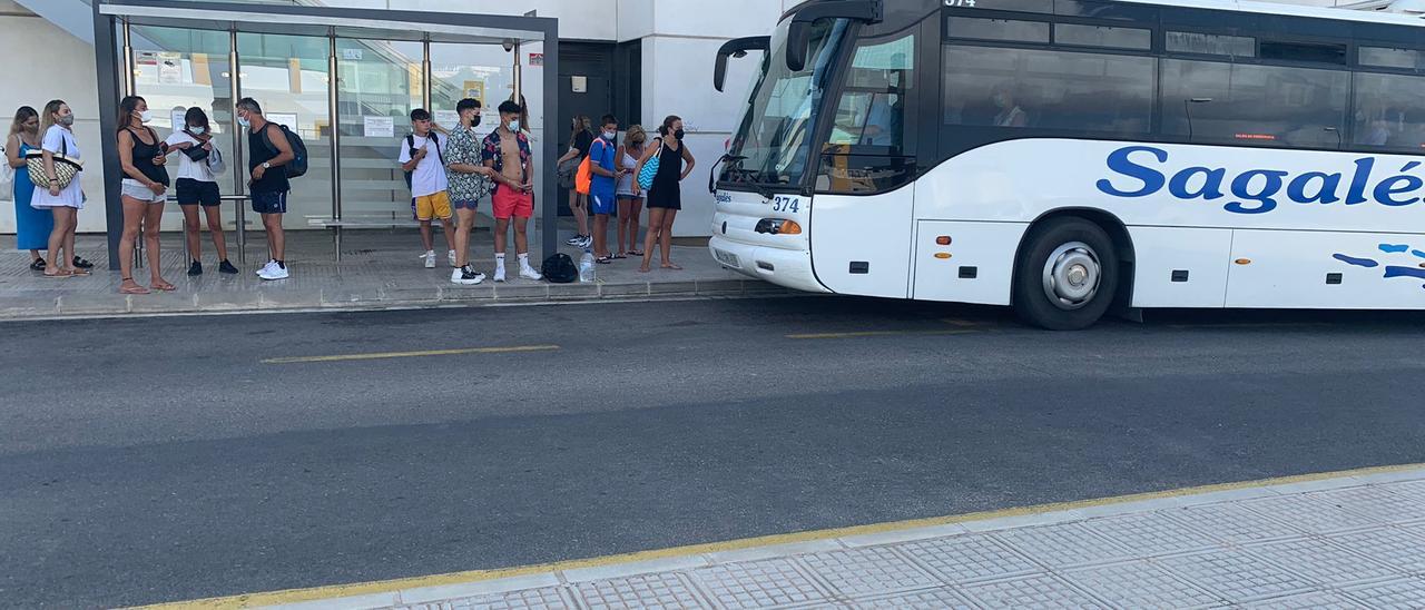 La parada de bus del Cetis