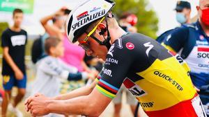 Remco Evenepoel, en la Vuelta, con el jersey de campeón de Bélgica.