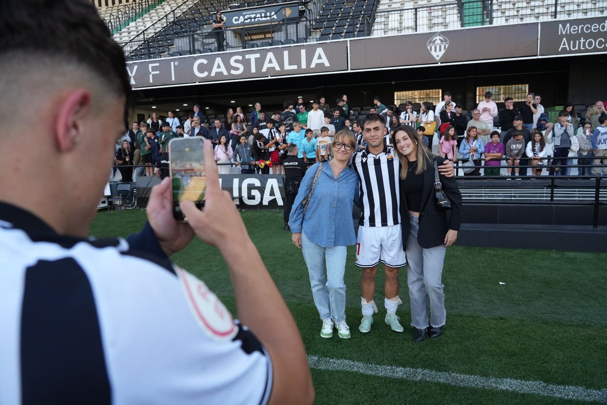¡Las mejores imágenes de la celebración del ascenso a Segunda Federación del Castellón B!