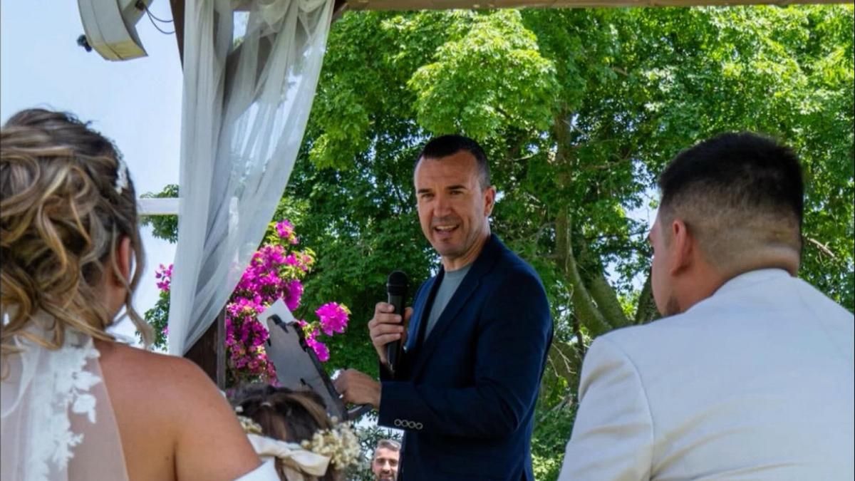 Imagen de la boda oficiada por Mompó.