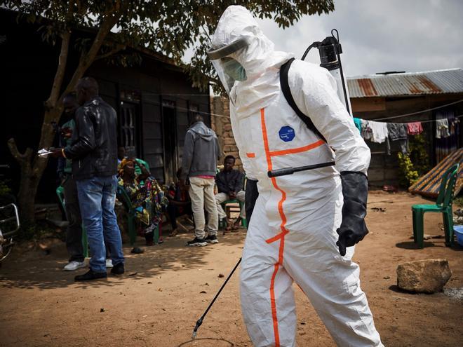 Uganda confirma tres nuevos casos de ébola y pide calma a la población