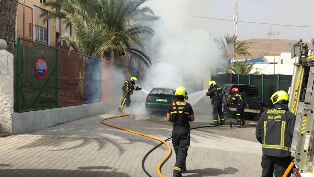 Incendio de un coche en Arguineguín