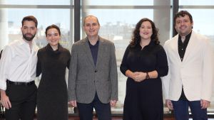 De izquierda a derecha: Rafael R. Villalobos, Natalia Labourdette, Jesús Torres, Adriana González y Jordi Francés, en la presentación de las óperas La vida breve / Tejas verdes en el Teatro Real.
