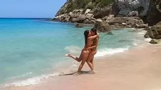 Dulceida y Alba disfrutan de su amor en Ibiza y Formentera