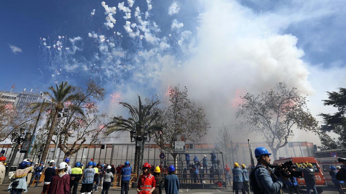 Los disparos pirotécnicos tendrán el formato que permitan las restricciones