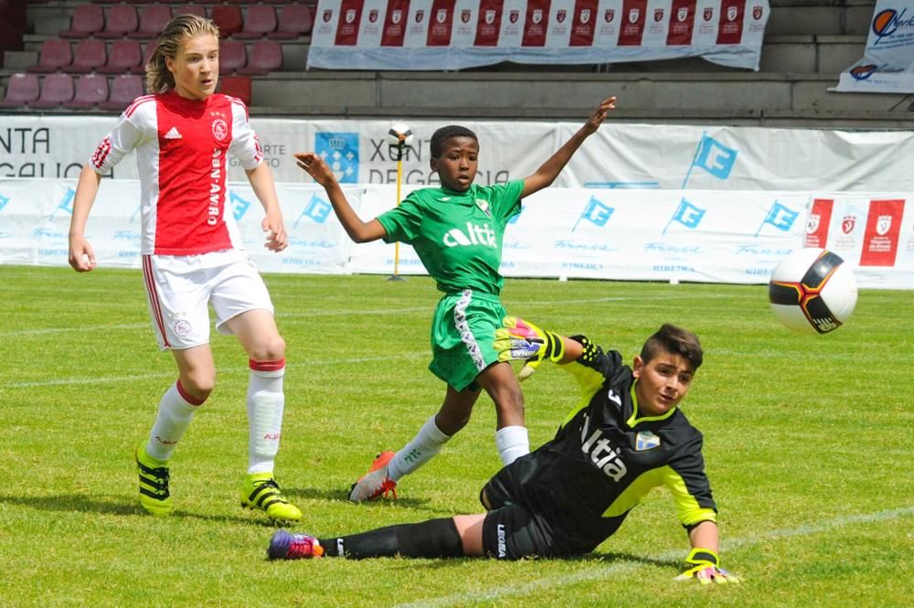 El arranque del Arousa Fútbol-7 trae a la localidad este fin de semana visitantes venidos de hasta siete países