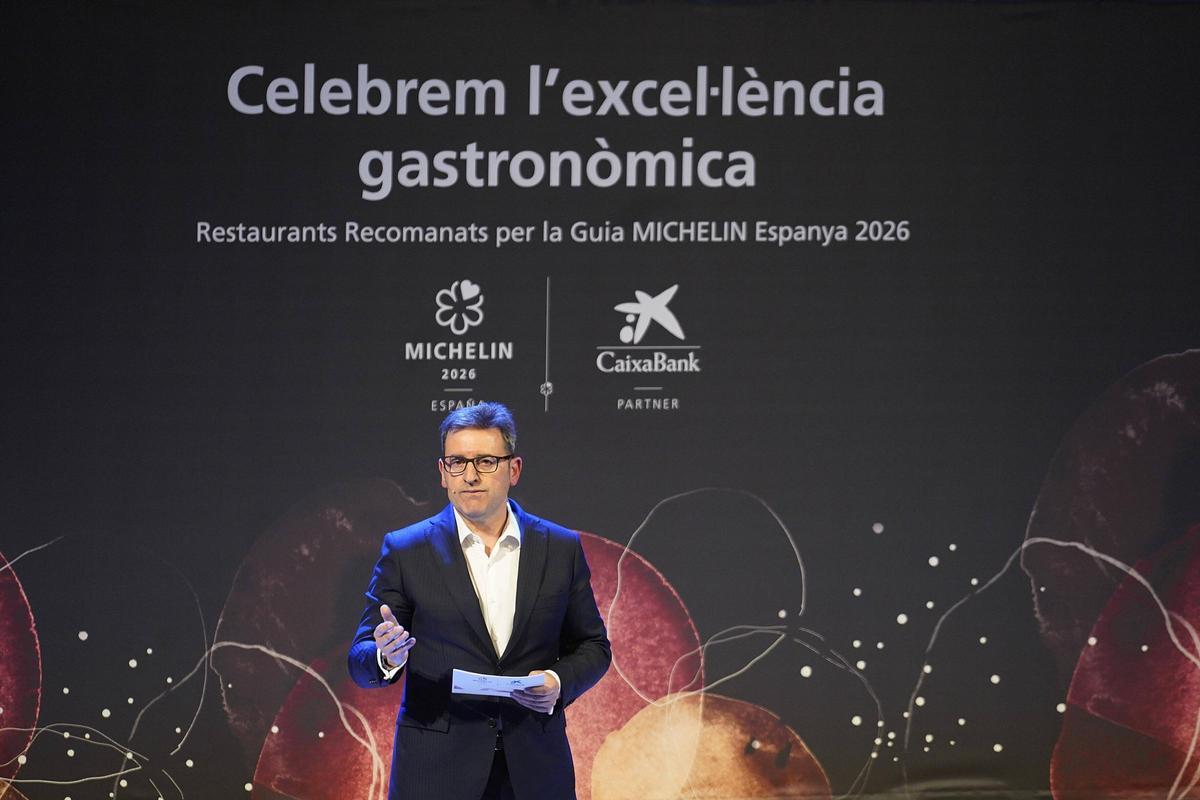 Les imatges de l'entrega de plaques als restaurants recomanats a la Guia Michelin