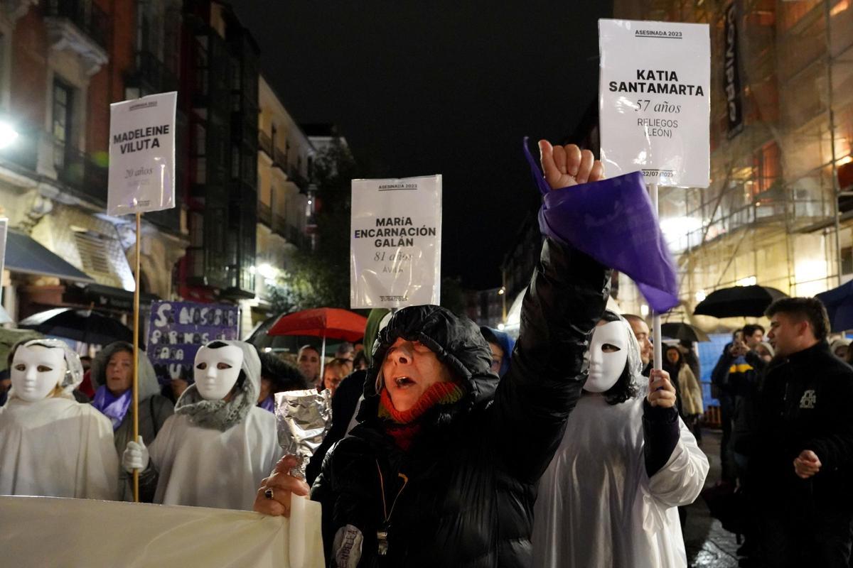 Miles de personas salen a las calles de Castilla y León para ...