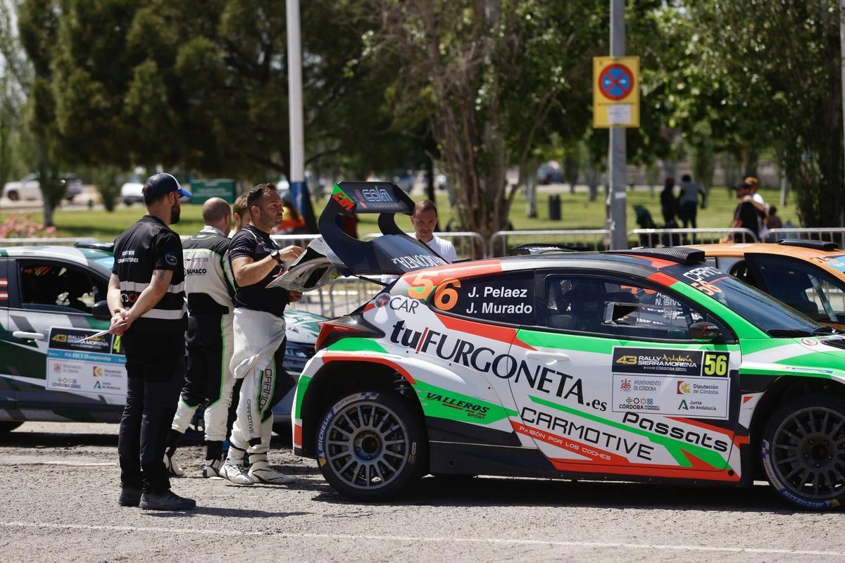 Los participantes en la prueba cordobesa salieron hacia los tramos de la tarde al mismo tiempo que llegaba el público para ver el España-Ucrania Los participantes en la prueba cordobesa salieron hacia los tramos de la tarde al mismo tiempo que llegaba el público para ver el España-Ucrania