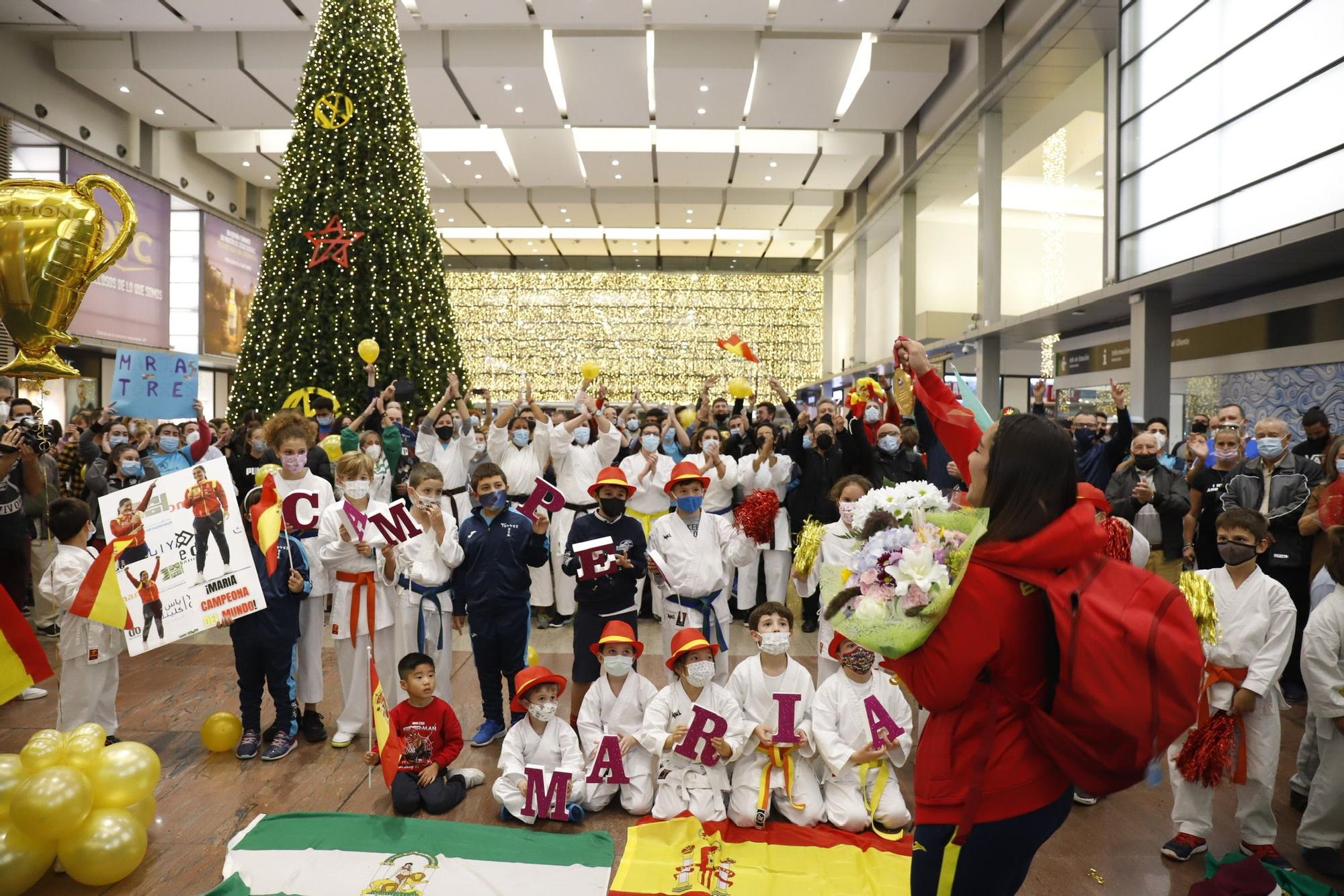 María Torres ya está en Málaga con su oro mundial en kárate