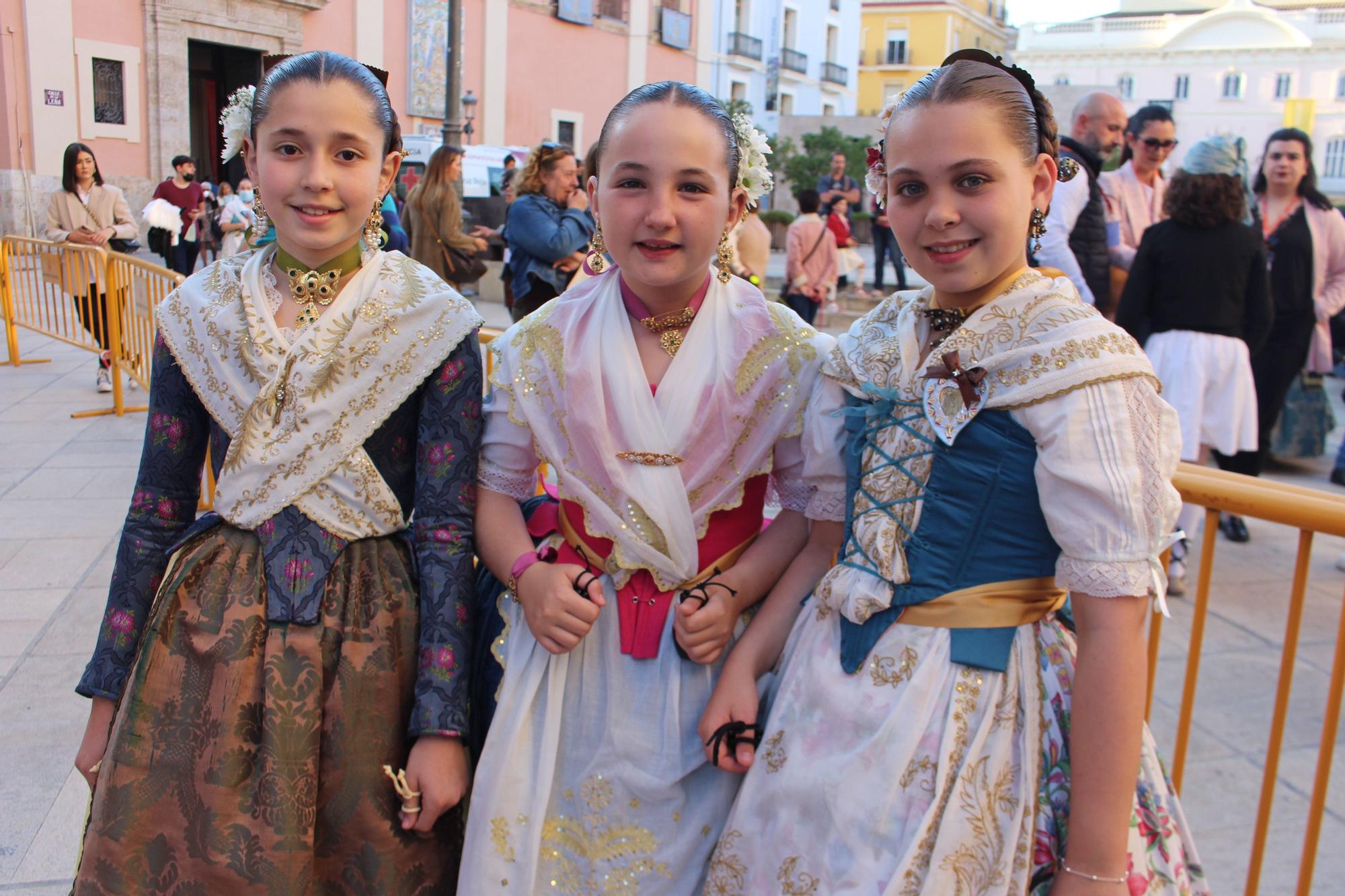 Búscate en los cuadros de baile de las comisiones en la "Dansà de les Falles"