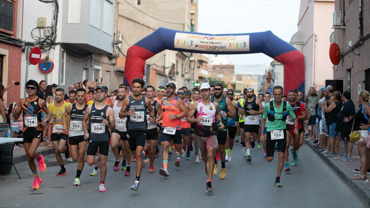 Momento de la salida de la carrera popular de La Raya