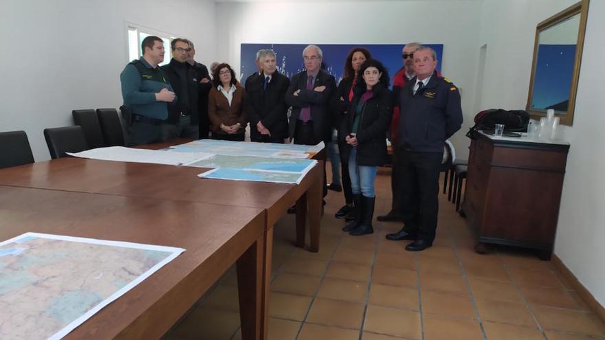 Fernando Grande-Marlaska ha visitado en el Port de SÃ³ller el centro de mando del operativo de bÃºsqueda en la base de la Armada.