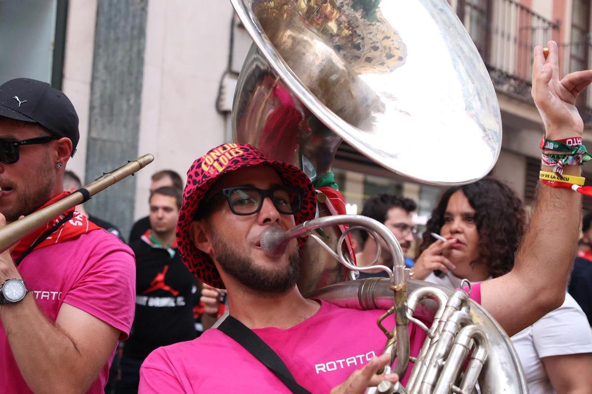 Las peñas no saben de calor y celebran a San Pedro Las peñas no saben de calor y celebran a San Pedro