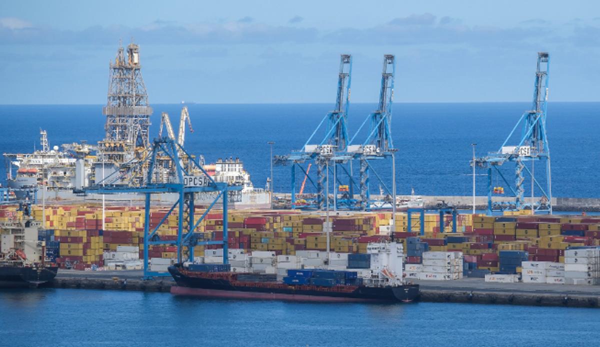 Terminal de contenedores en el Puerto de La Luz y de Las Palmas.