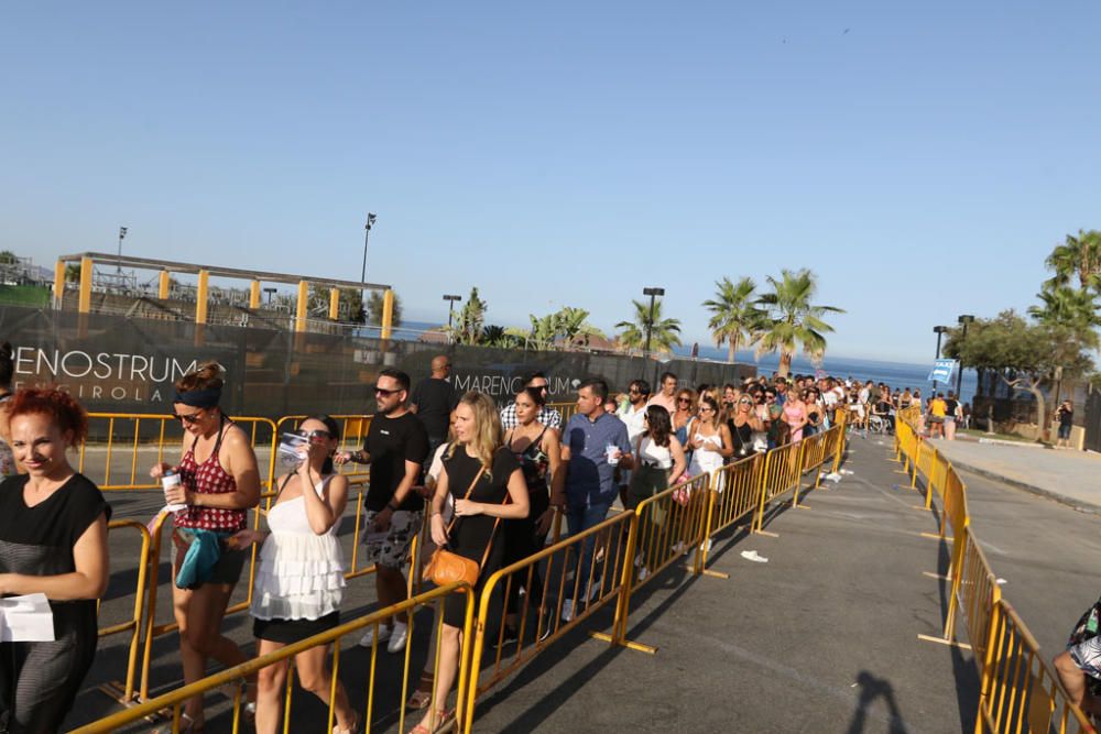 Gran expectación ante el único concierto de Jennifer Lopez en España. Se han formado largas colas hasta la apertura de las puertas del recinto del Marenostrum Castle Park, escenario del concierto.