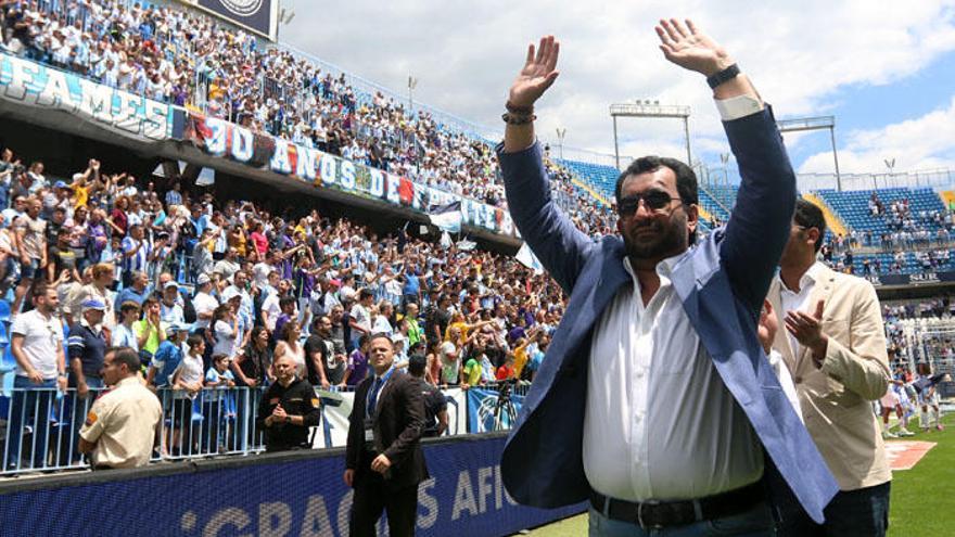 El jeque Al-Thani se dio un baño de masas en el partido que clausuró la temporada en Martiricos ante Las Palmas.