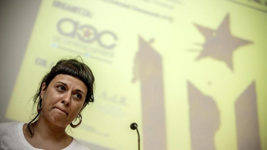 La policía interrumpe un acto de Anna Gabriel en Euskadi a favor del referéndum