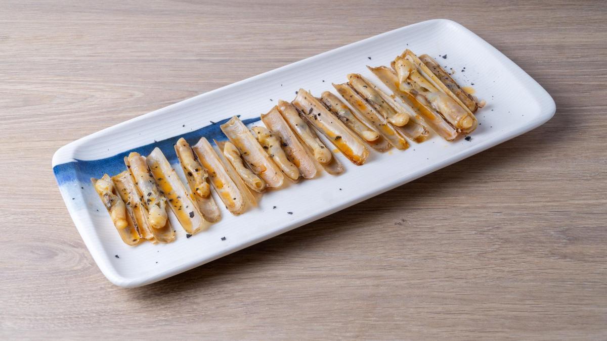 Mini navajas de costa a la plancha de Sa Marinada.