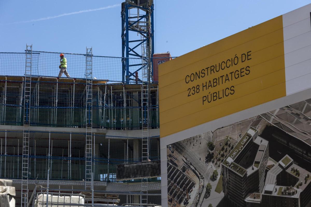 L’espera per a un pis d’emergència a Barcelona es duplica aquest mandat: més de dos anys i mig L’espera per a un pis d’emergència a Barcelona es duplica aquest mandat: més de dos anys i mig