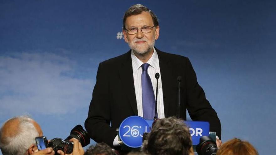 Mariano Rajoy ofrece su mano a los partidos moderados para formar un Gobierno estable