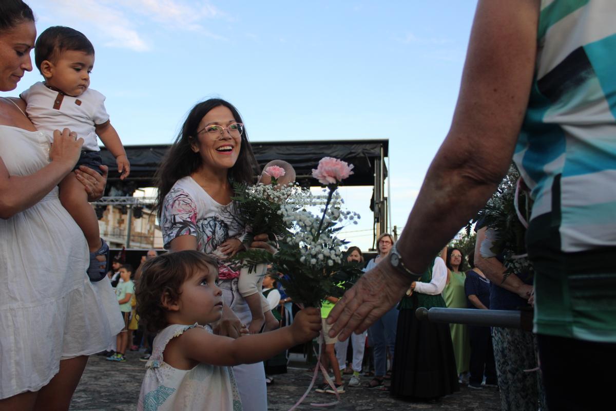 Ofrenda a la Virgen de la Encarnación en Palacios de Sanabria