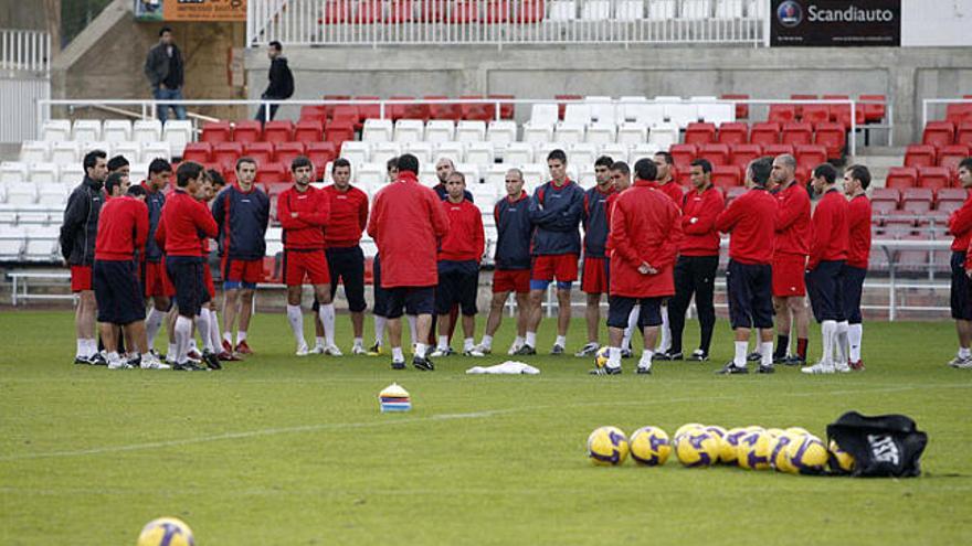 la sessió, al migdia L&#039;equip entrenarà dilluns tot i arribar de Vitòria a la matinada