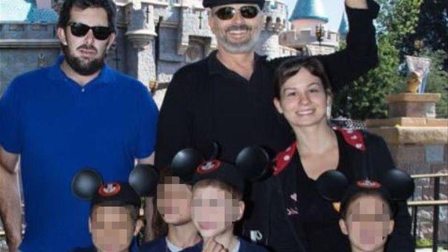 Miguel Bosé publica una foto de sus hijos para frenar una extorsión