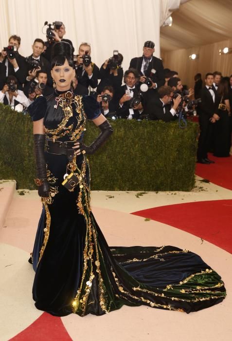 Singer Katy Perry arrives at the Met Gala in New ...