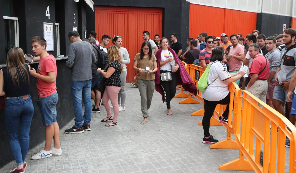 Anil Murthy, en las colas de Mestalla