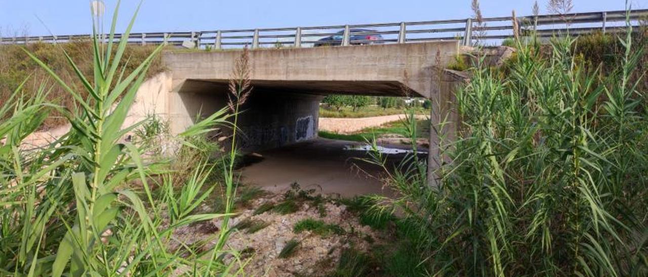 El Consell debe multiplicar por cinco la sección del puente sobre el torrente de Sant Llorenç y las obras no se harán hasta 2023.