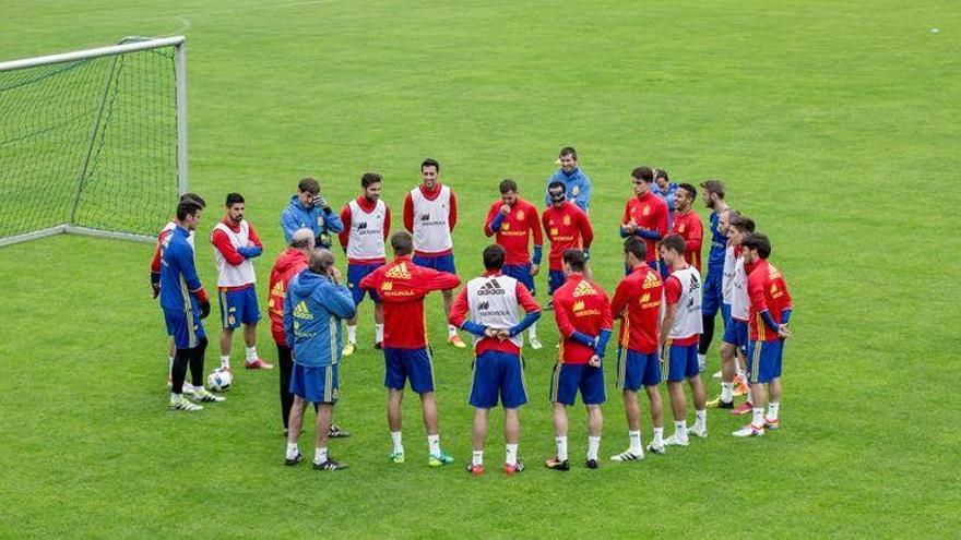 Del Bosque confirma a los 19 concentrados en Austria que irán a la Eurocopa 2016