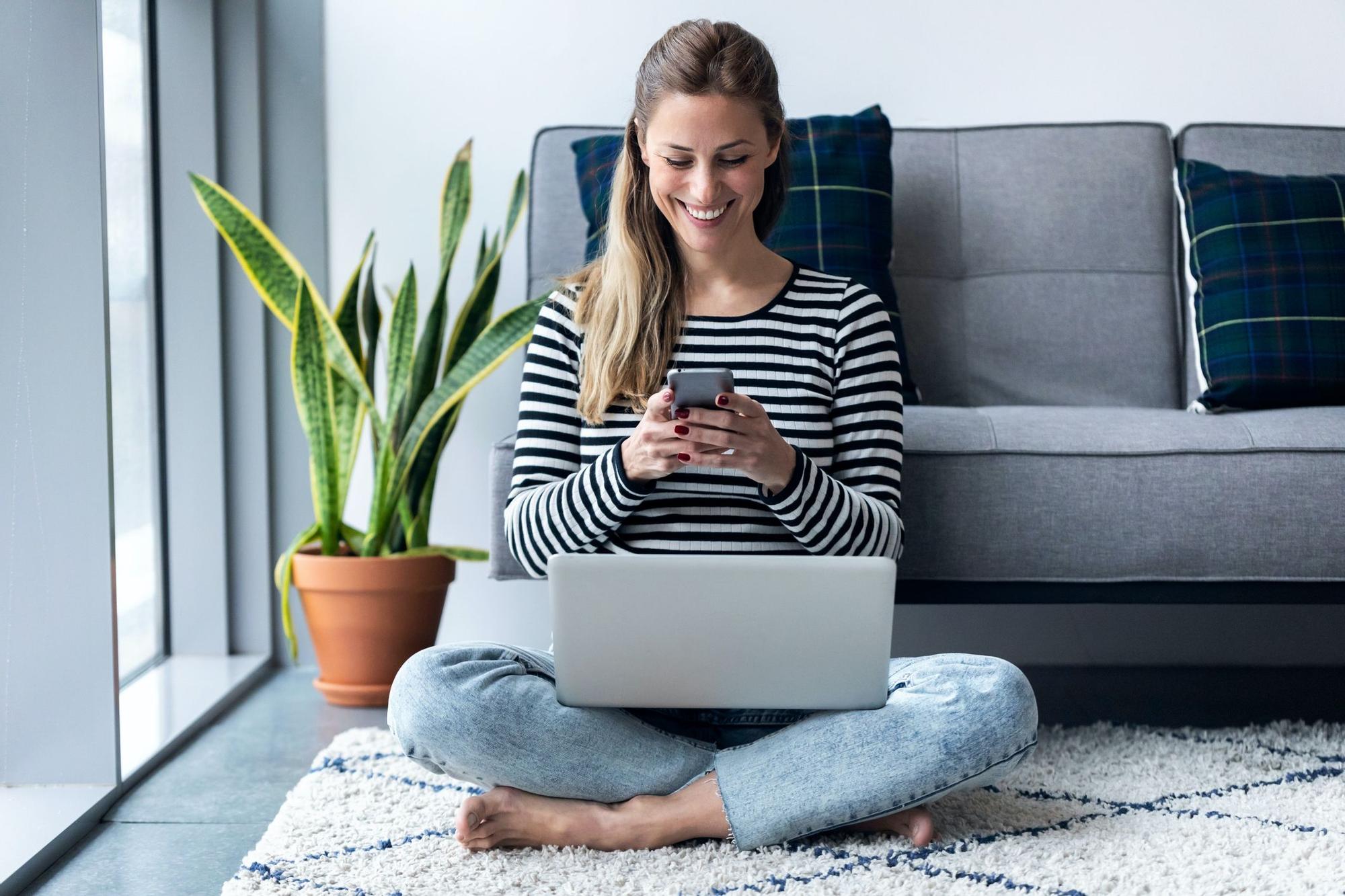 Mujer con smartphone