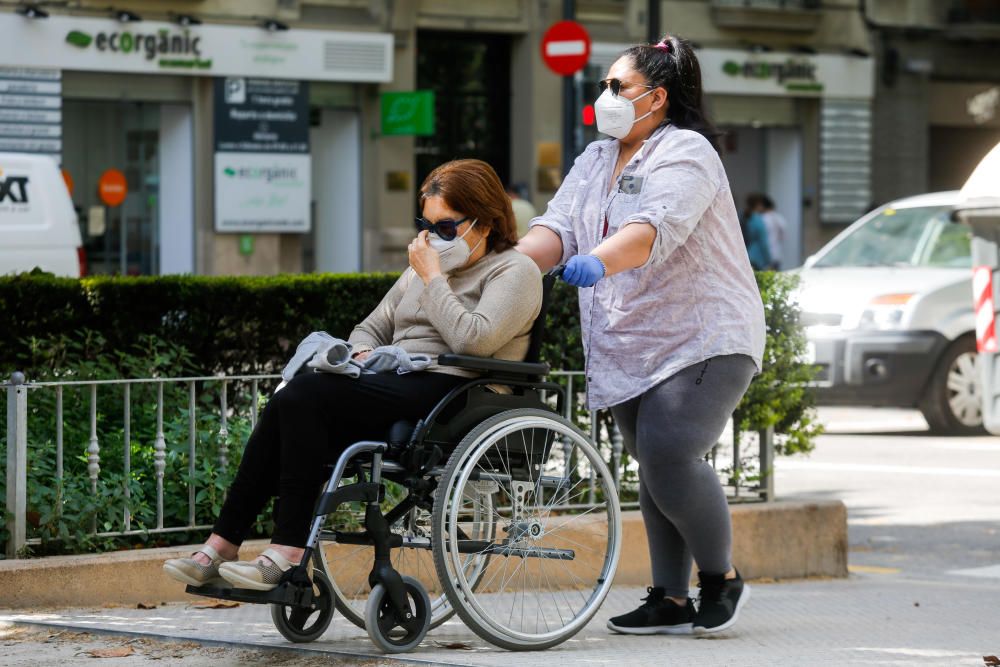 Los mayores también comienzan sus paseos