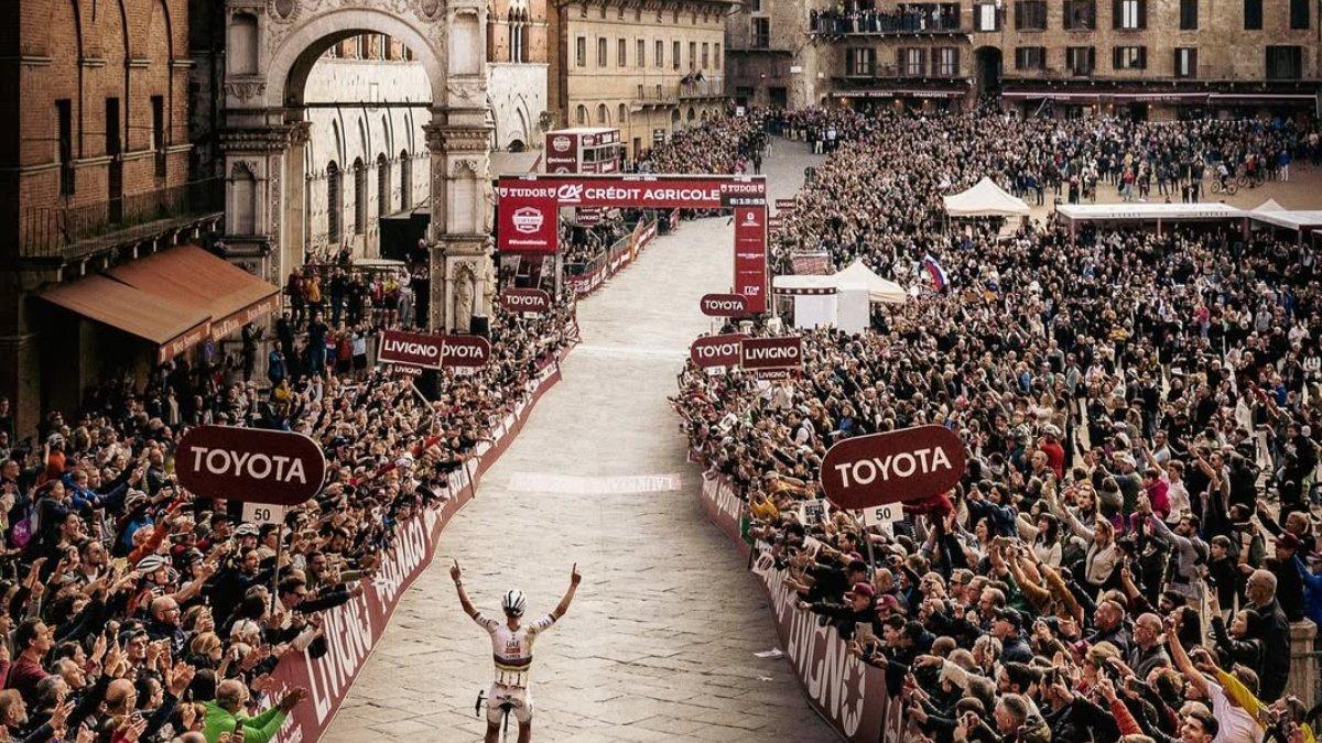 Pogacar y su foto más viral