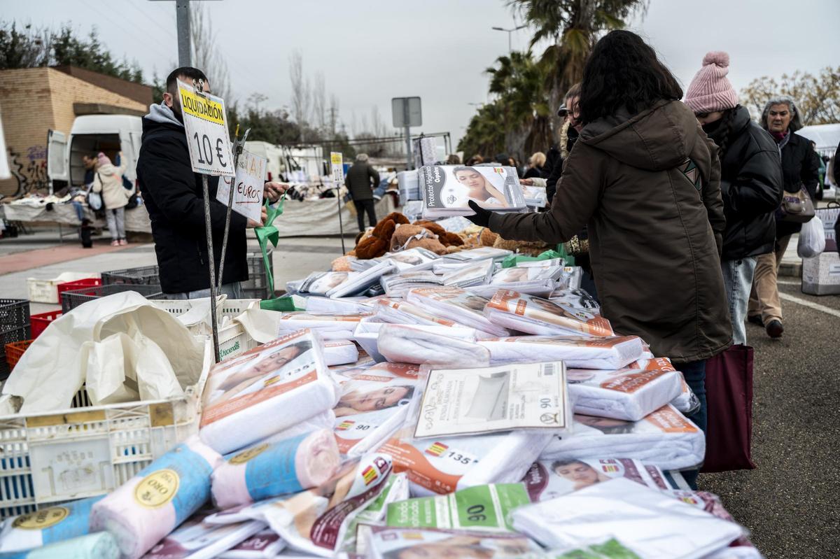 Los vendedores del mercado franco de Cáceres muestran su descontento ante la negativa municipal a celebrar dos jornadas extraordinarias Los vendedores del mercado franco de Cáceres muestran su descontento ante la negativa municipal a celebrar dos jornadas extraordinarias