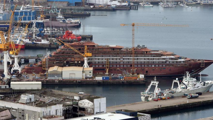 La construcción 1705 de Hijos de J. Barreras, en el muelle del astillero