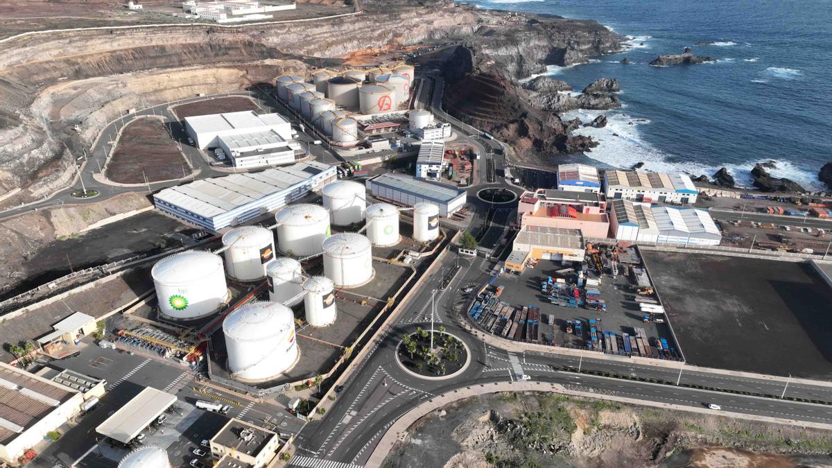 Imagen de zona de almacenamiento de combustible en el Puerto de Las Palmas.