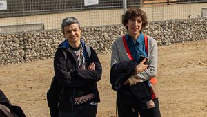 Lucía Martín y Vanesa Valiño (derecha), en una visita de obras a Glòries en los tiempos en los que Valiño era la jefa de gabinete de la concejala de Vivienda
