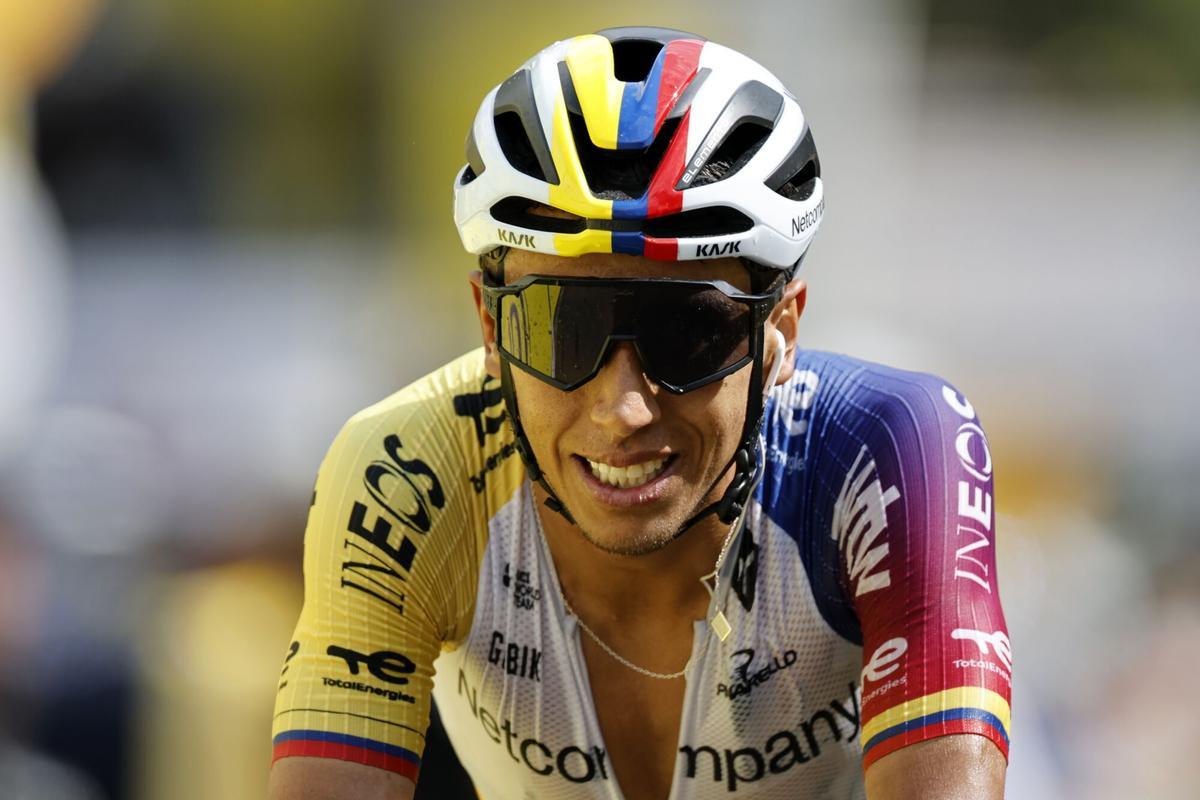 El ciclista colombiano Egan Bernal, del equipo Netcompany Ineos, cruza la meta de la sexta etapa del Tour de Francia. El ciclista colombiano Egan Bernal, del equipo Netcompany Ineos, cruza la meta de la sexta etapa del Tour de Francia.