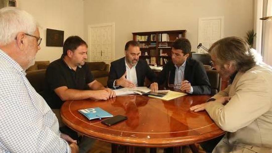 Reunión del presidente de la Diputación con el alcalde de Ibi, Rafael Serralta.