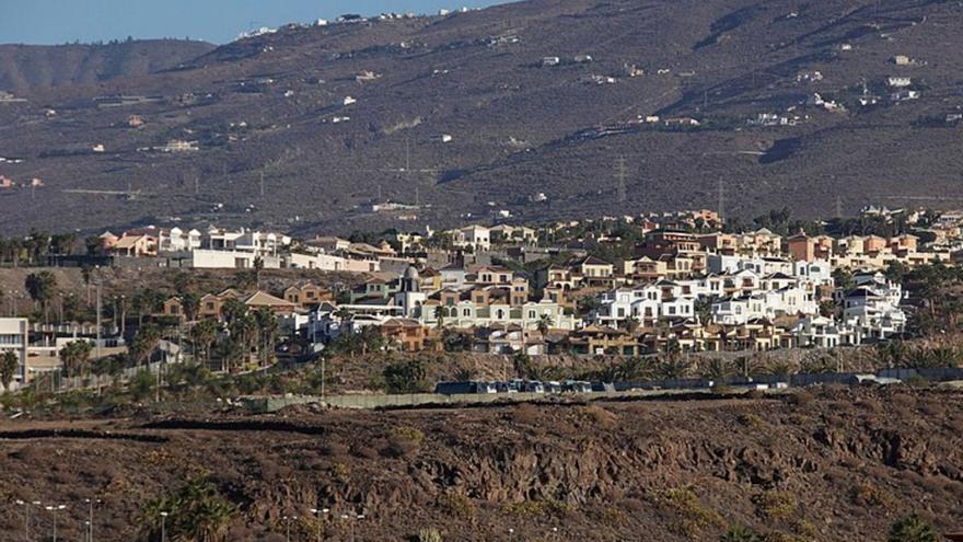 The plenary session of the Cabildo declares the great city of cinema of Adeje of insular interest