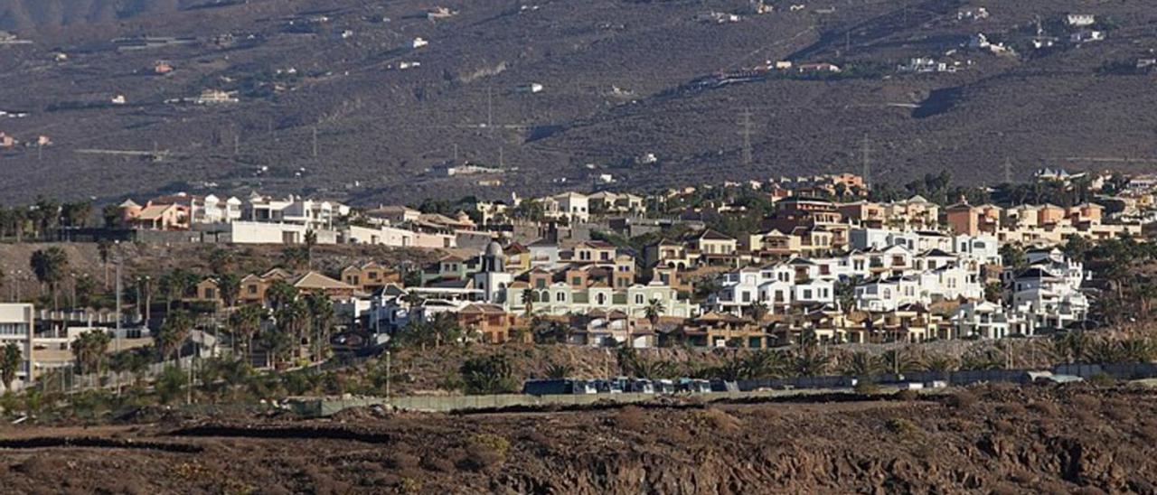 El pleno del Cabildo declara de interés insular la gran ciudad del cine de Adeje