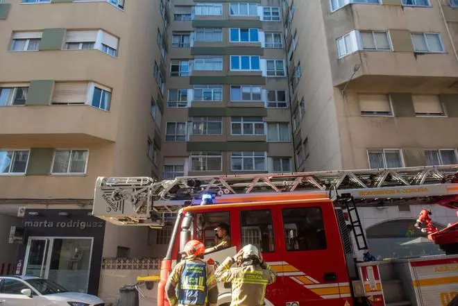 Susto en la avenida de Oza por una explosión en un piso