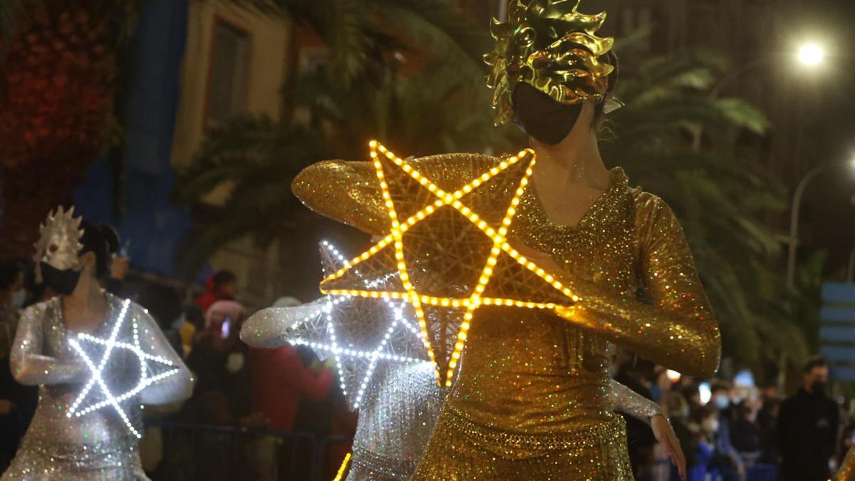 Gran expectación en Alicante para ver a los Reyes Magos