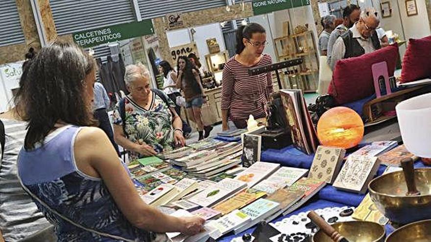 Público en la feria Ecocultura.