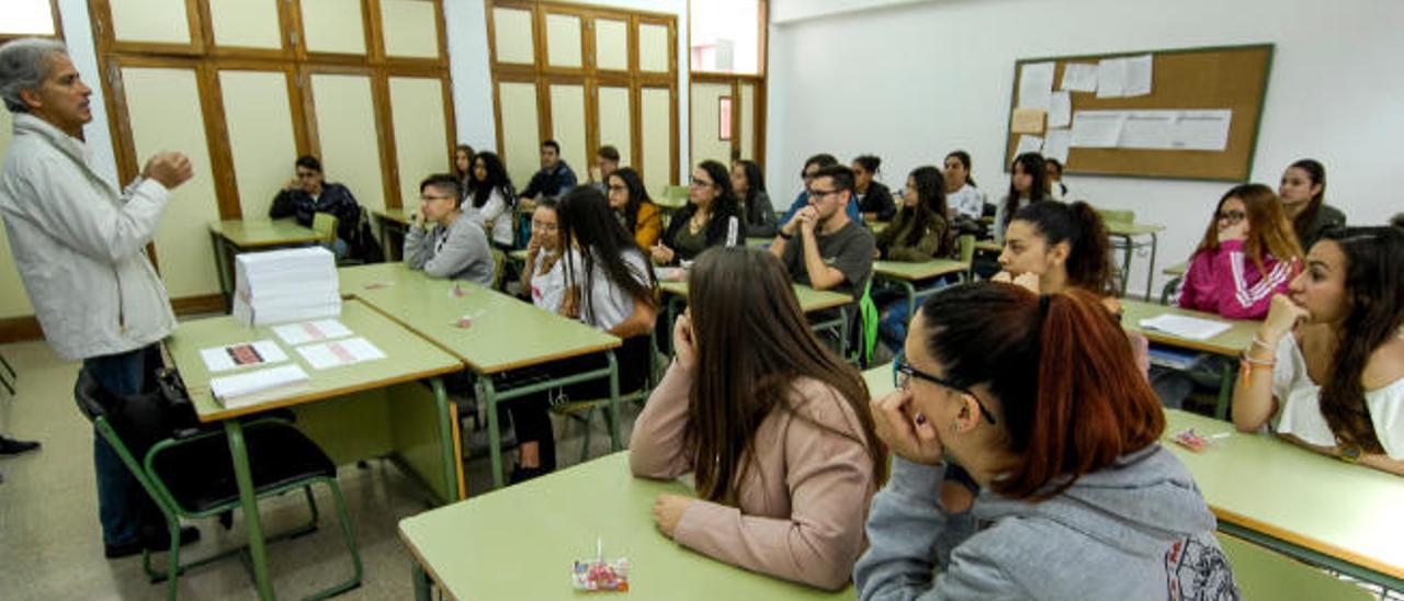 Los docentes de Canarias creen que la Filosofía recuperará el &quot;espíritu crítico&quot;