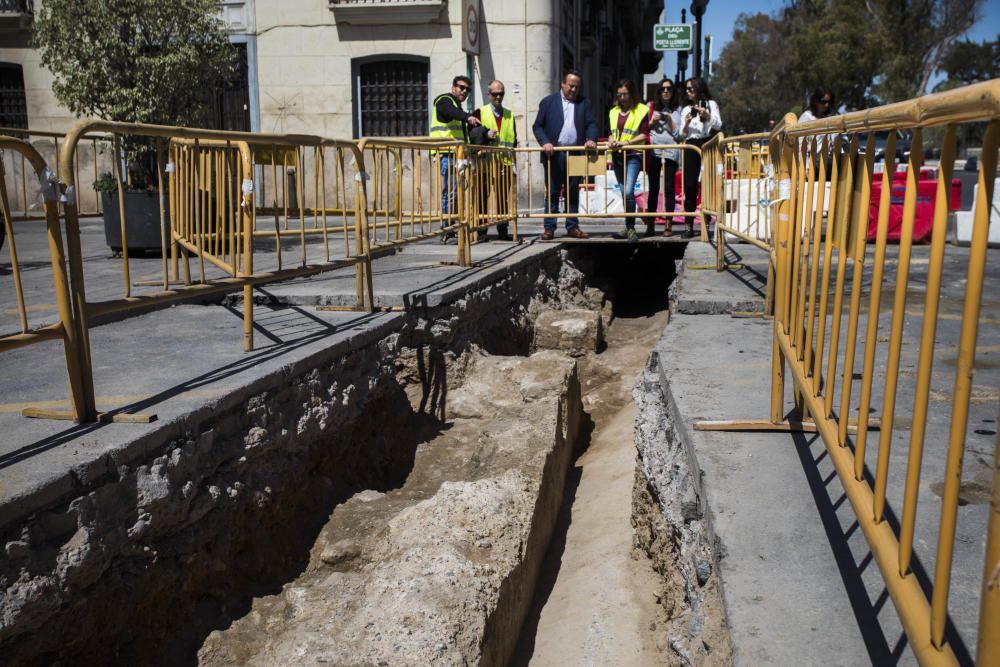 Restos de la muralla islámica y cristiana aparecidos junto al Temple