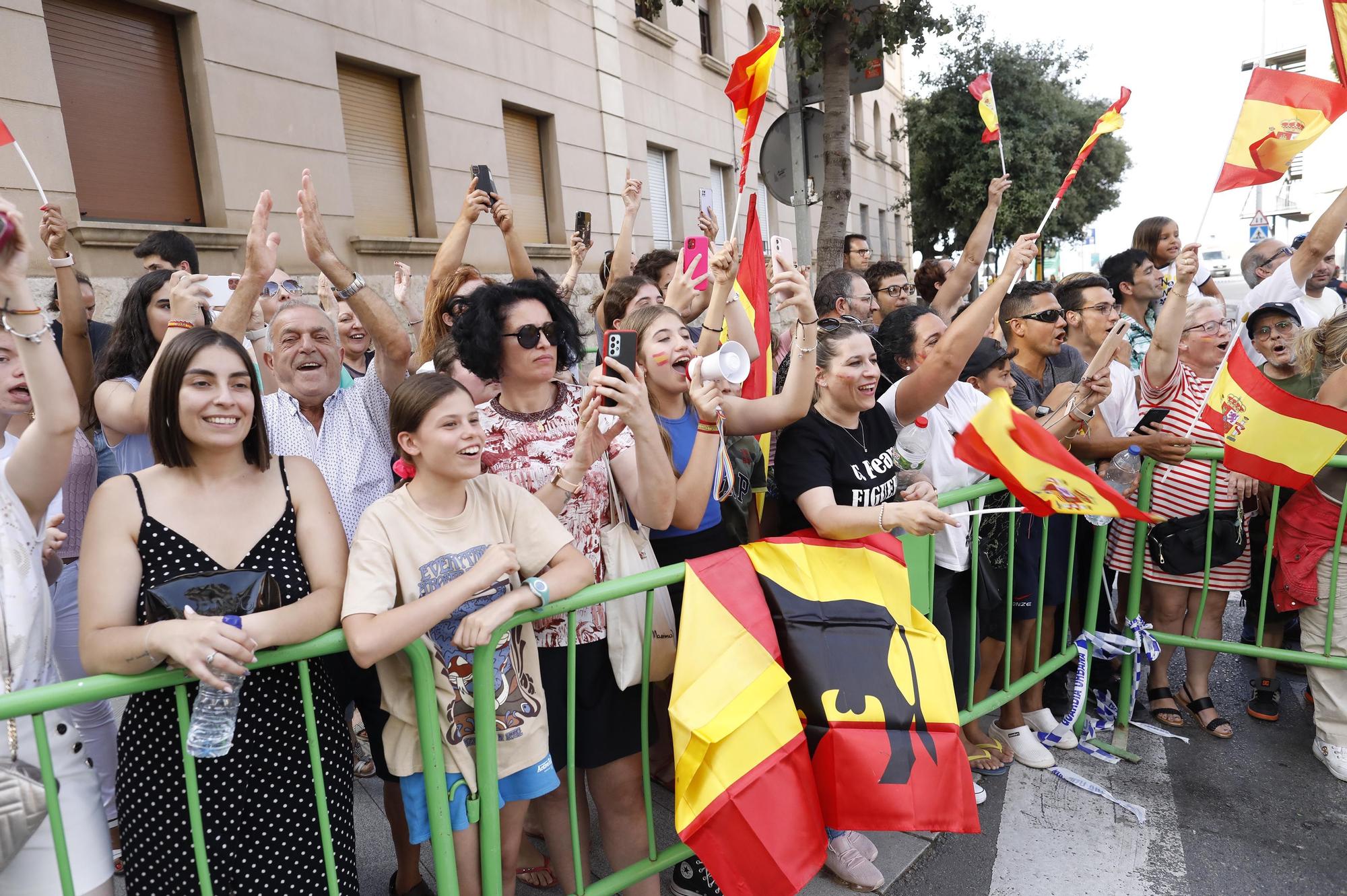 Policies i manifestants per la visita d'Elionor a Figueres